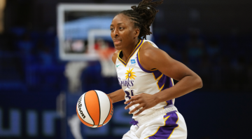 Ogwumike scores 27 points to lead Sparks over Wings