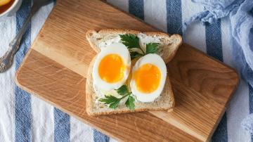 There's a Better Way to Reheat Your Boiled Egg