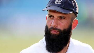 Moeen looking for fan who cured finger injury
