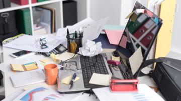 Keep Your Desk Clutter-Free With These Gadgets