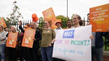 Thousands of UK hospital doctors walk out in latest pay dispute, crippling health services