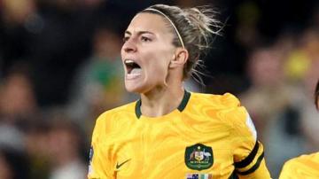 Women's World Cup: Australia battle past Republic of Ireland in World Cup opener