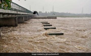 Swollen Yamuna Continues To Flow Over Danger Mark At 206.56 Metres