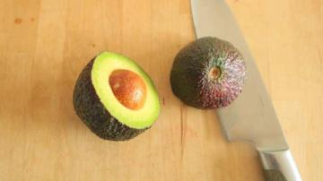 Why You Should Slice Your Avocados the ‘Wrong’ Way