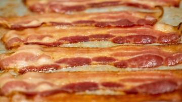 The Best Way to Make Flatter, Crispier Bacon for Sandwiches and Burgers