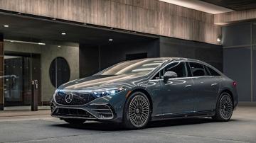 Edmunds: 2023 Mercedes-Benz EQS vs. 2023 BMW i7