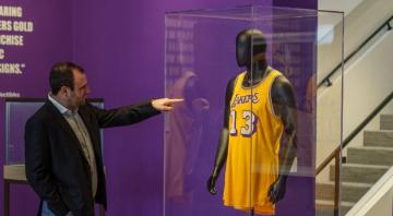 Wilt Chamberlain’s 1972 finals jersey expected to draw more than $4M at auction
