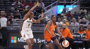 WNBA Roundup: Hayes, Bonner combine for 32 points as Sun top Fever