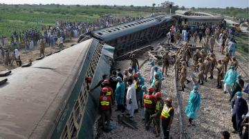 Death toll from train derailment in Pakistan rises to 30 with 60 others injured, officials say