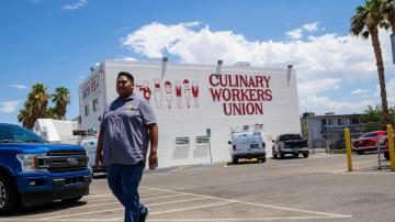 Las Vegas food service workers demanding better pay and benefits are set to rally on the Strip