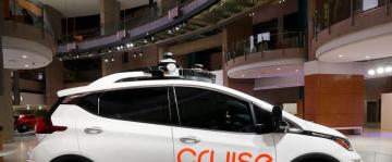 GM's Cruise autonomous vehicle unit agrees to cut fleet in half after 2 crashes in San Francisco