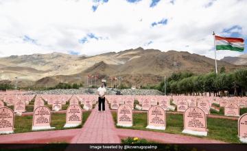 "Kargil - A Saga Of Valour": Rahul Gandhi Visits 1999 War Memorial