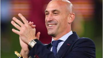 Luis Rubiales: Spain coaching staff resign over Hermoso kiss row