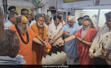 Hindu Outfit Leader, Seers Offer Prayers At Nuh Temples Amid Tight Security