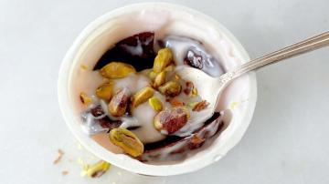 Your Mornings Deserve This ‘Magic Shell’ Yogurt Cup
