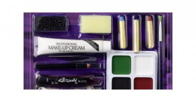 Using These Halloween Makeup Products Could Result in a Nightmarish Breakout