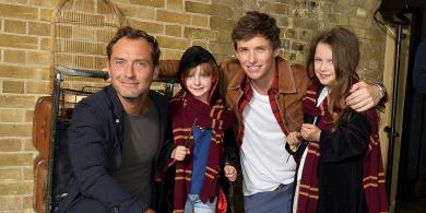 Fantastic Beasts Stars Surprise Fans At ‘Back to Hogwarts’ Celebration