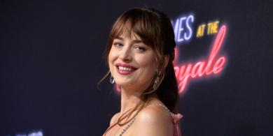 Dakota Johnson Wore a Sparkly Pink Gucci Gown to the 'Bad Times at the El Royale' Premiere