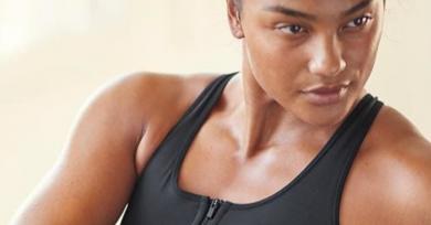 You'll Never Awkwardly Pull a Sports Bra Over Your Head Again With These Brilliant Front-Close Options