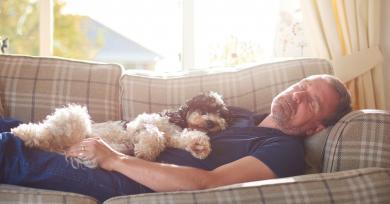 Un estudio muestra que dormir la siesta ayuda a controlar la presión