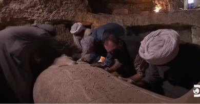 Abrieron en vivo un sarcófago egipcio de 2.500 años de antigüedad: qué descubrieron en su interior
