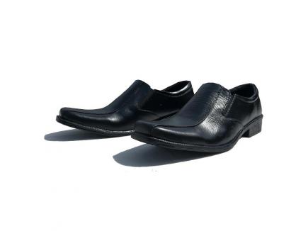 Akas Store / fashion pria / sepatu pria / sepatu cowo / sepatu cowok / sepatu formal pria / sepatu kerja / sepatu formal pria / sepatu kerja pria / sepatu formal pria / sepatu murah/sepatu pantofel 9191 pria-hitam