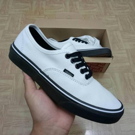 Sepatu Sneakers Vans Authentic White