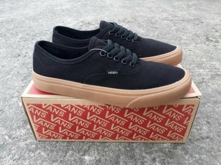 Sepatu Casual Vans Authentic Black Brown