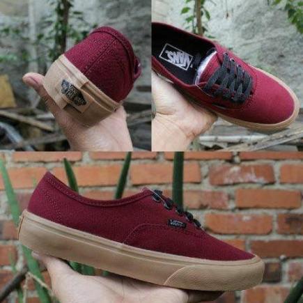 Sepatu Casual Vans Authentic Maroon