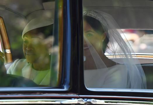 Meghan Markle arrives at Windsor in diamond tiara for wedding to Prince Harry