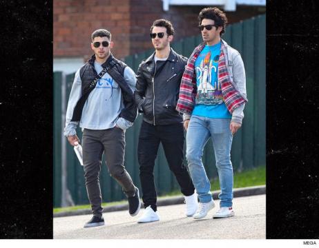 The Jonas Brothers Reunite For Filming In Sydney