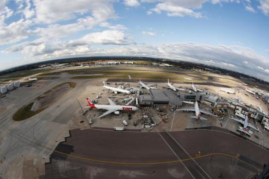 Ministers back new Heathrow runway