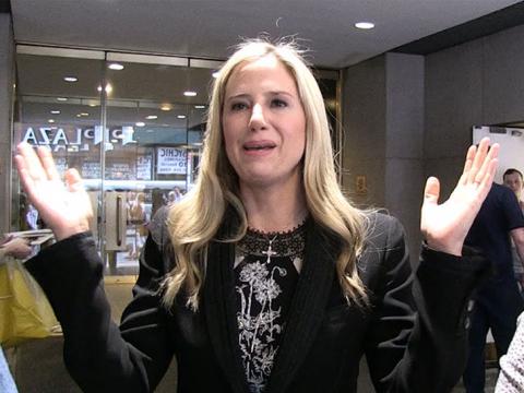 Mira Sorvino Says Harvey Weinstein's Wasting Taxpayers' Money