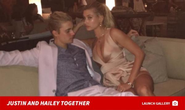 Justin Bieber & Hailey Baldwin in NYC, Happy and Chatty with Everyone