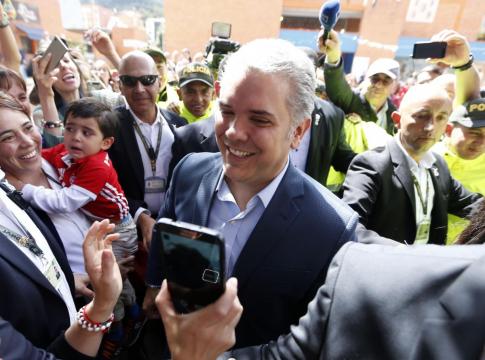 Right-wing Duque wins Colombian presidency, beating leftist Petro