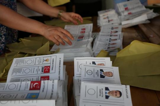 Erdogan, ruling AK Party build comfortable lead in Turkish elections