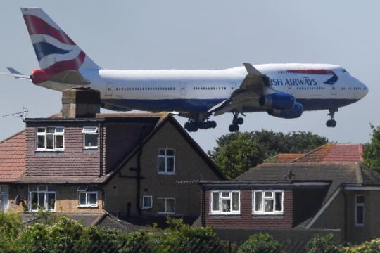 Parliament votes to expand London's Heathrow Airport