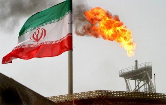 U.S. pushes allies to halt Iran oil imports, waivers unlikely