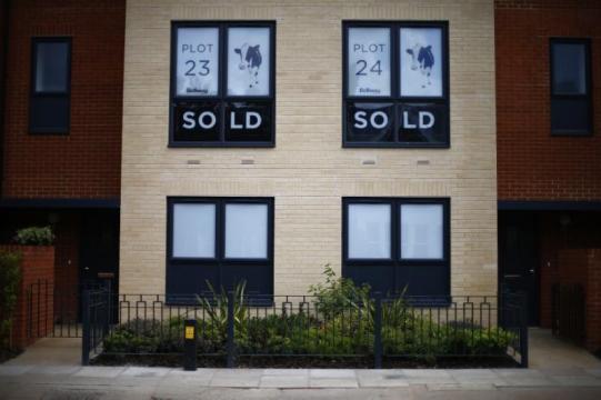 UK house price growth falls to five-year low of 2 percent - Nationwide