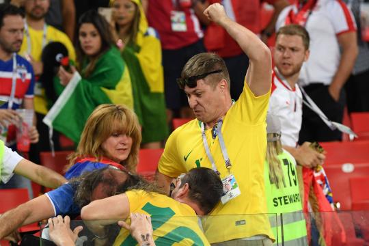 Rússia diz que episódios de briga e assédio na Copa não são grande problema