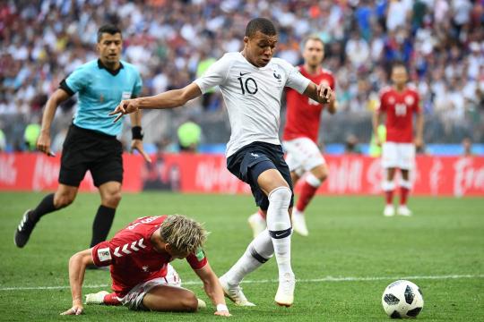 Com meninos da periferia, França tenta sucesso na Copa