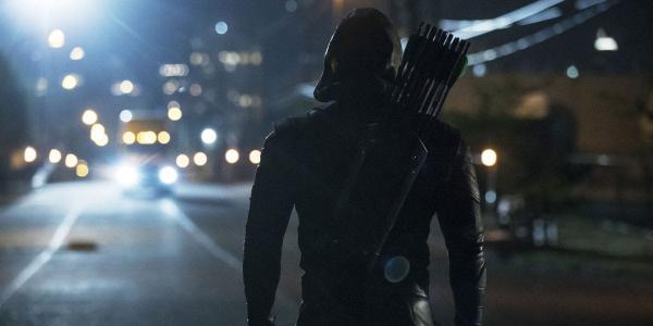 Amell Apologizes, Says Arrow’s New Time Slot Means No ‘Full Bum’ Shots