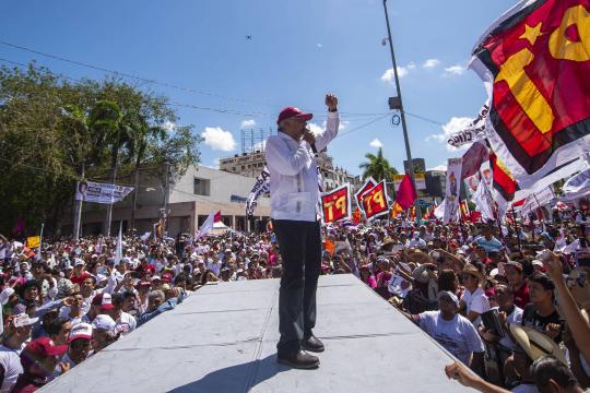 Eleição presidencial leva às urnas dois Méxicos
