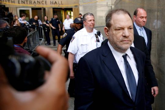 Harvey Weinstein é acusado por mais crimes e pode pegar prisão perpétua