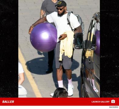 LeBron James Celebrates Lakers Deal In Italy, Breaks Out the Yacht!