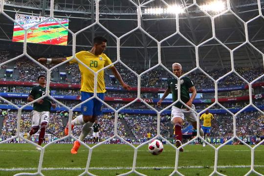 Brasil iguala recorde de jogos e supera Alemanha em total de gols em Copas