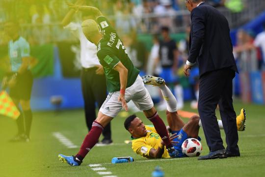 Hoje defensor, Tite já viu encenação em quedas de Neymar no Santos