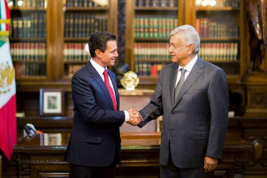 López Obrador promete não criticar atual presidente mexicano até sua posse