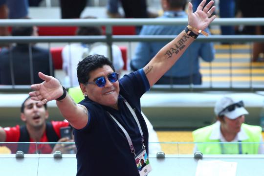 Fifa repreende Maradona, que pede desculpas após ver 'roubo' na Copa
