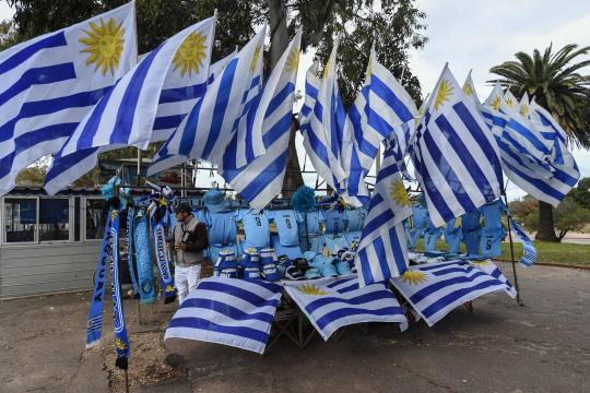 Atletas da seleção apoiam greve de jogadores no campeonato uruguaio